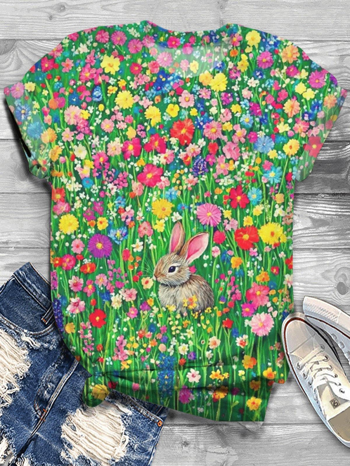 T-Shirt mit Wildblumen-Häschen-Kunstdruck