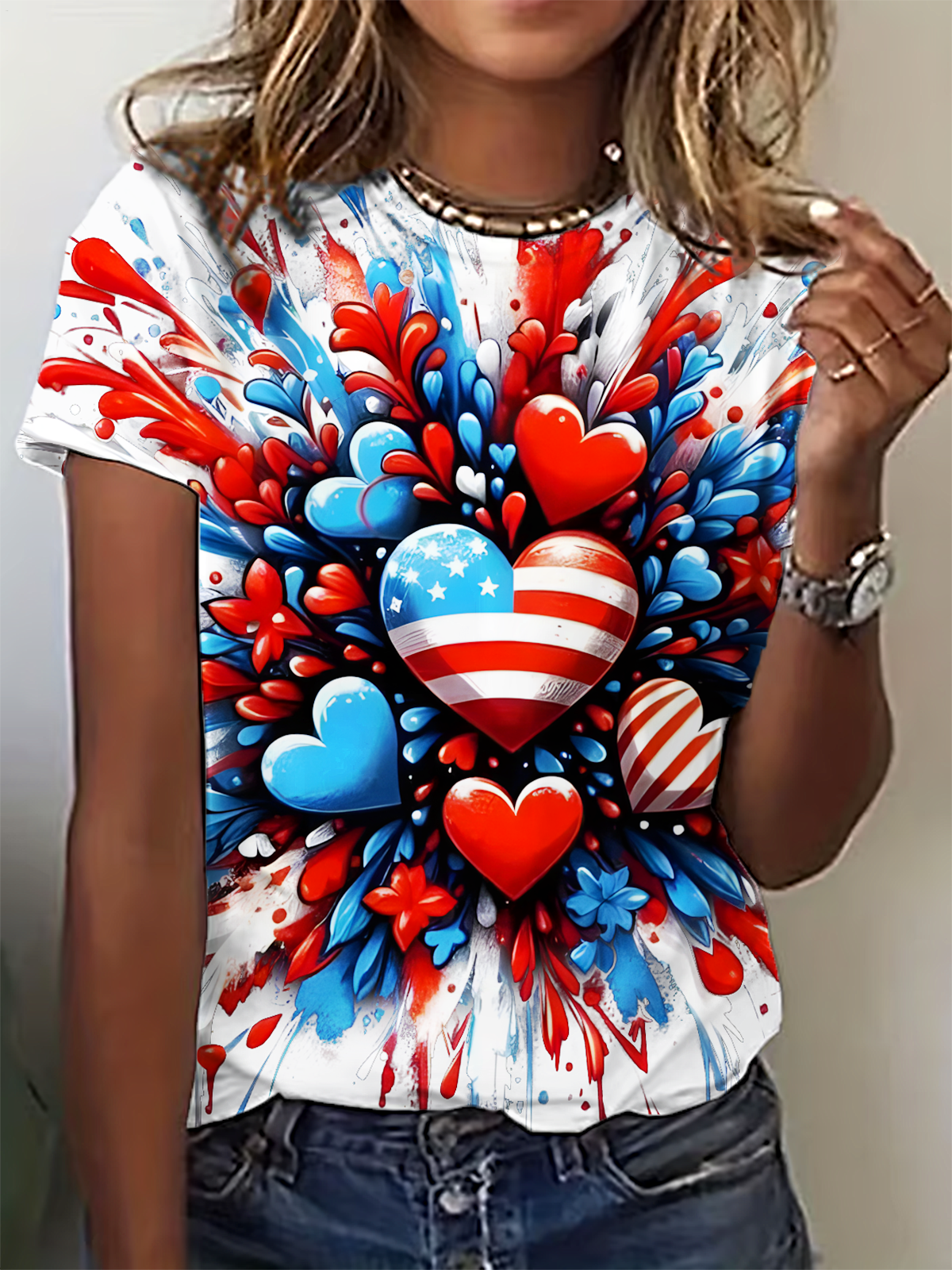 Independence Day Shining Heart Shaped American Flag Art Crew Neck T-shirt