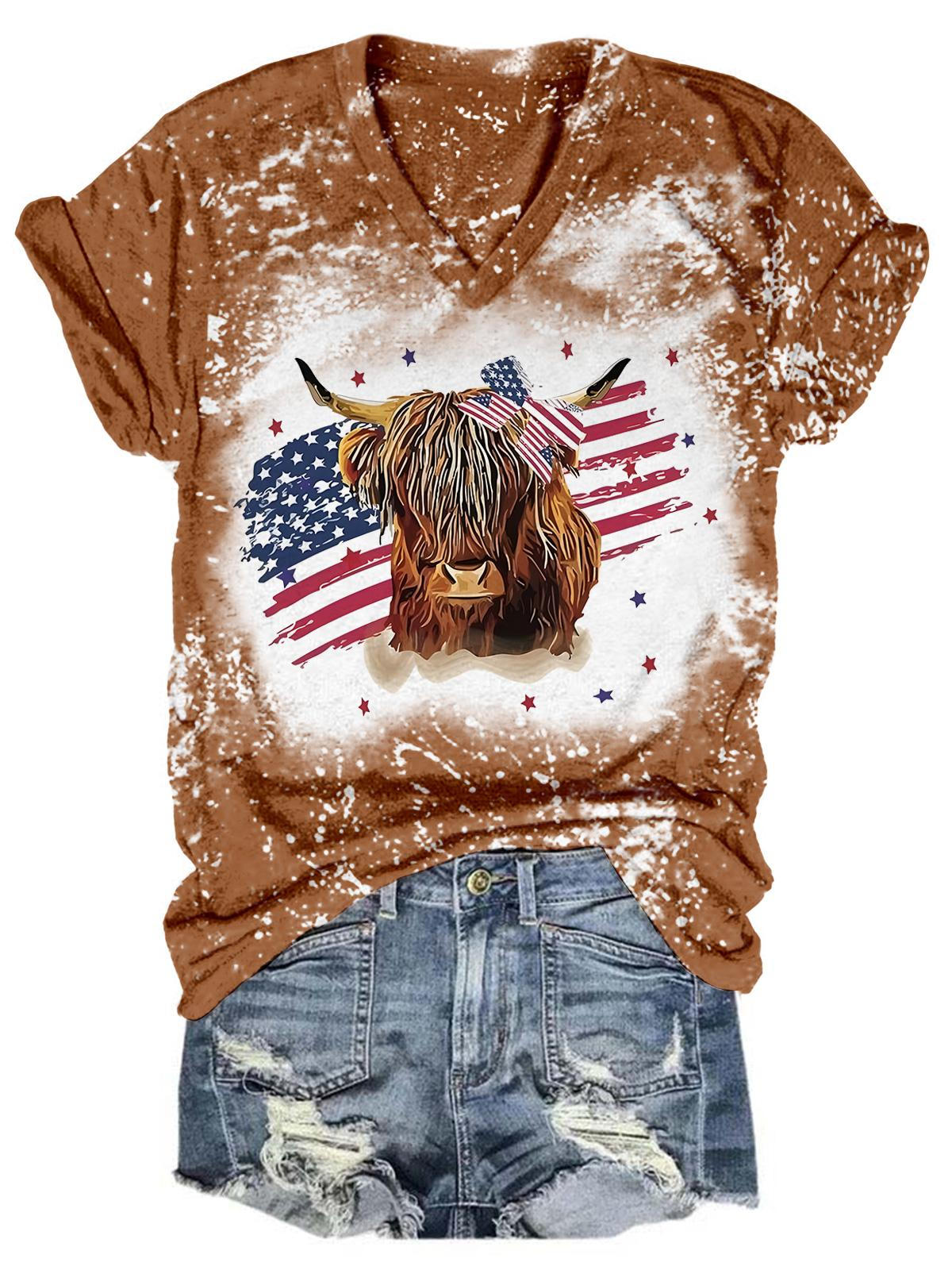 America Fag – T-Shirt mit Batikmuster und V-Ausschnitt in Highland-Kuh-Optik